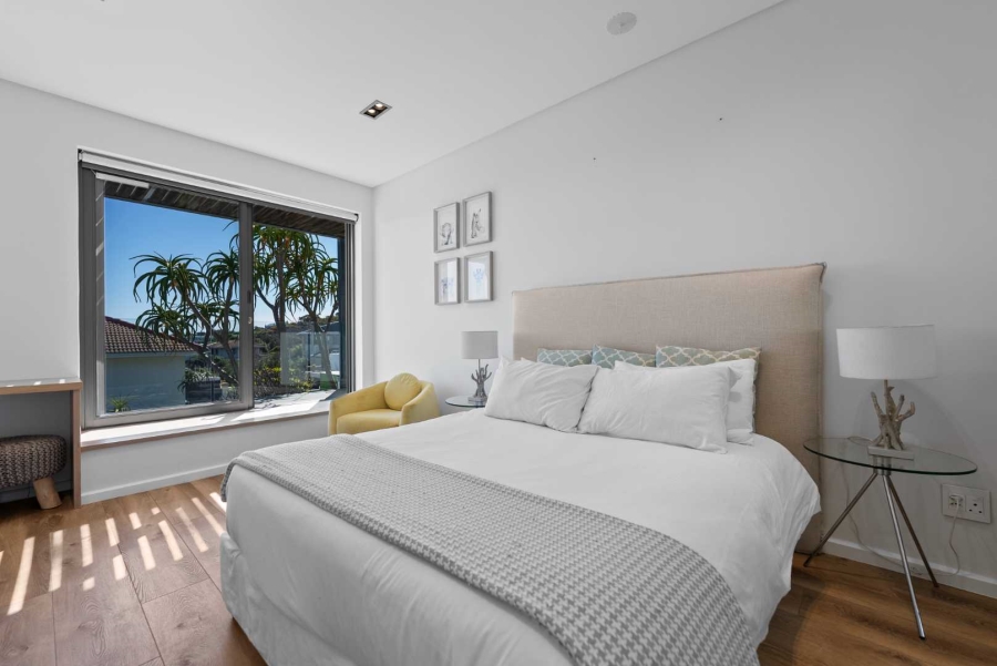 8 Bedroom Property for Sale in Camps Bay Western Cape